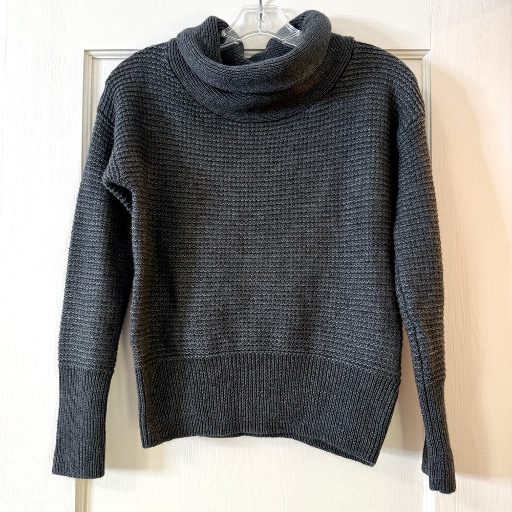 Banana Republic | Dark Gray Cowl/Turtleneck Waffle‑Knit Sweater - PXS